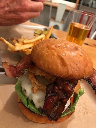 West Handmade Burgers